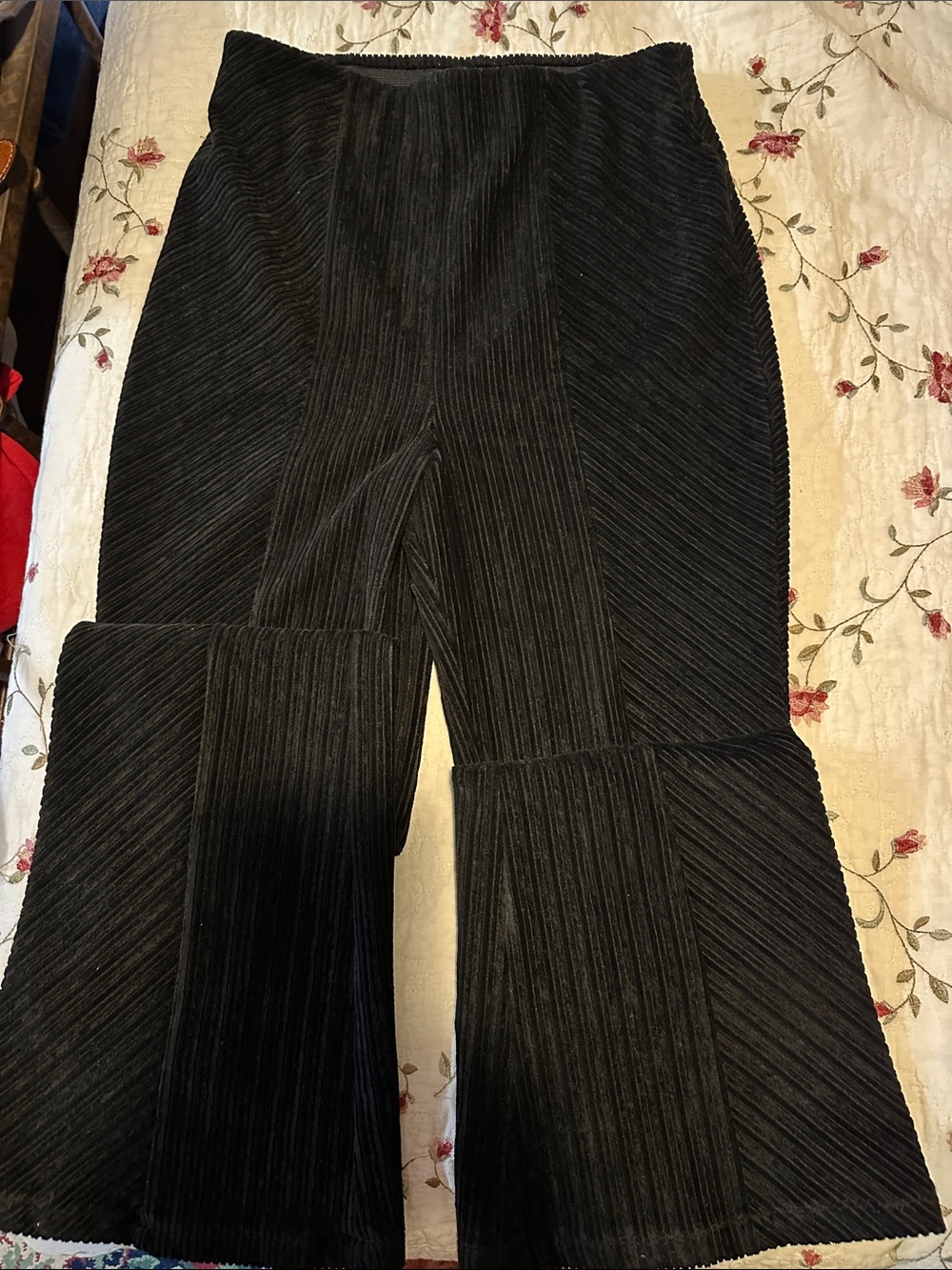 Black Ribbed Wide-Leg Pants